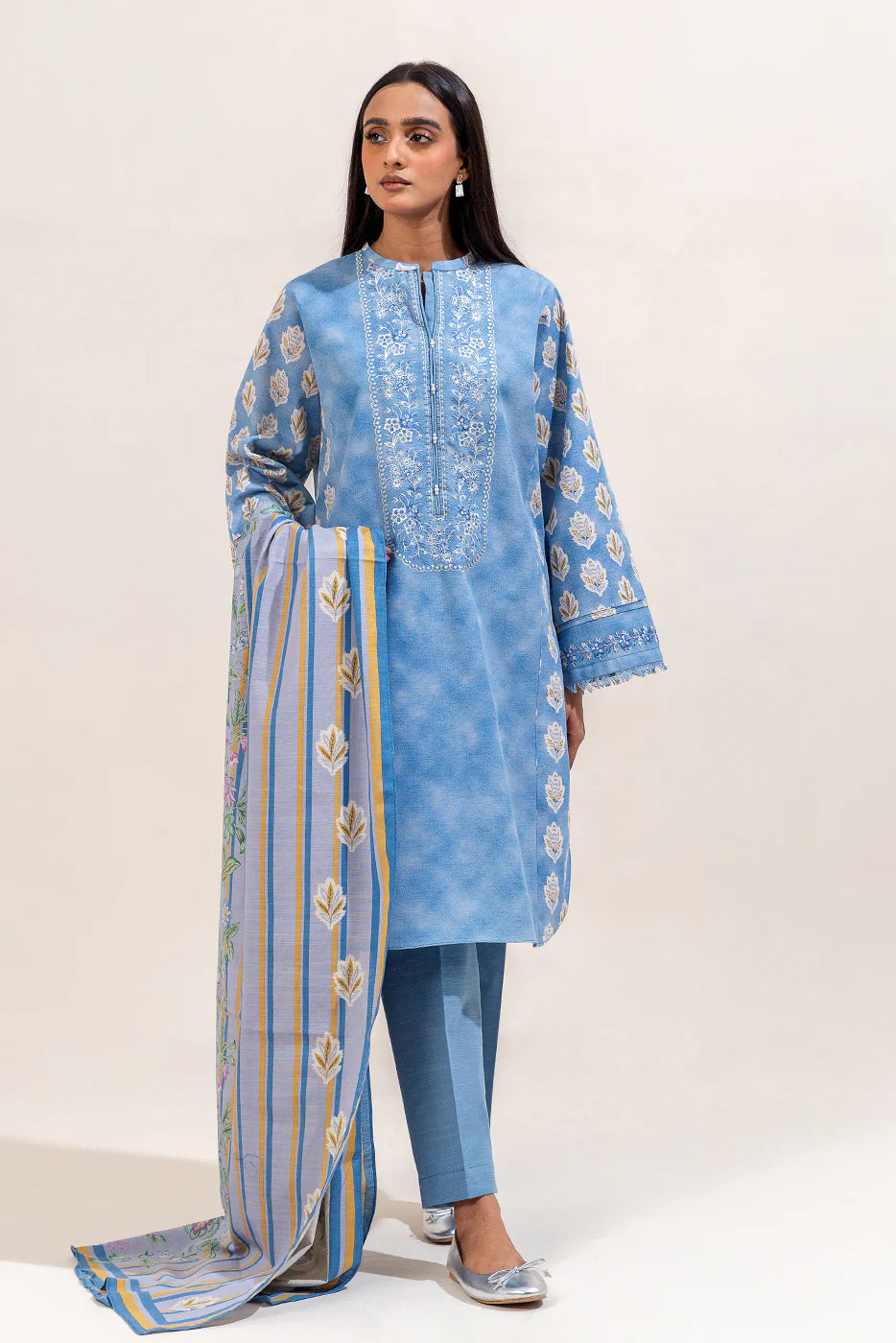 2 Piece Embroidered Khaddar Suit Arctic Bloom