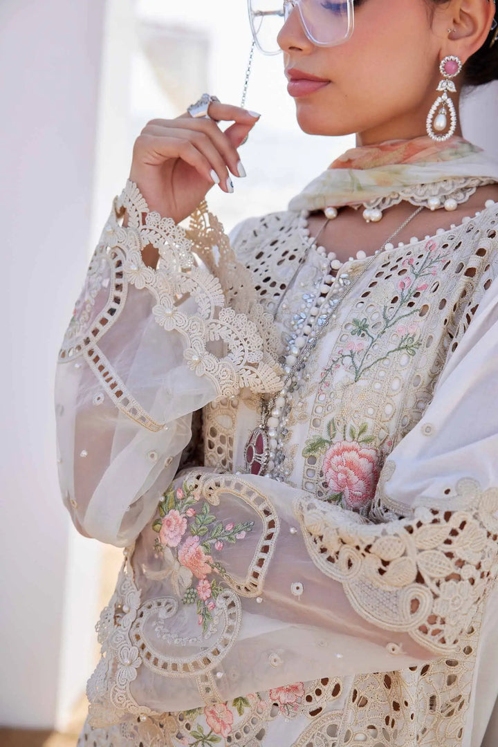 3PieceEmbroideredLawnSuit2