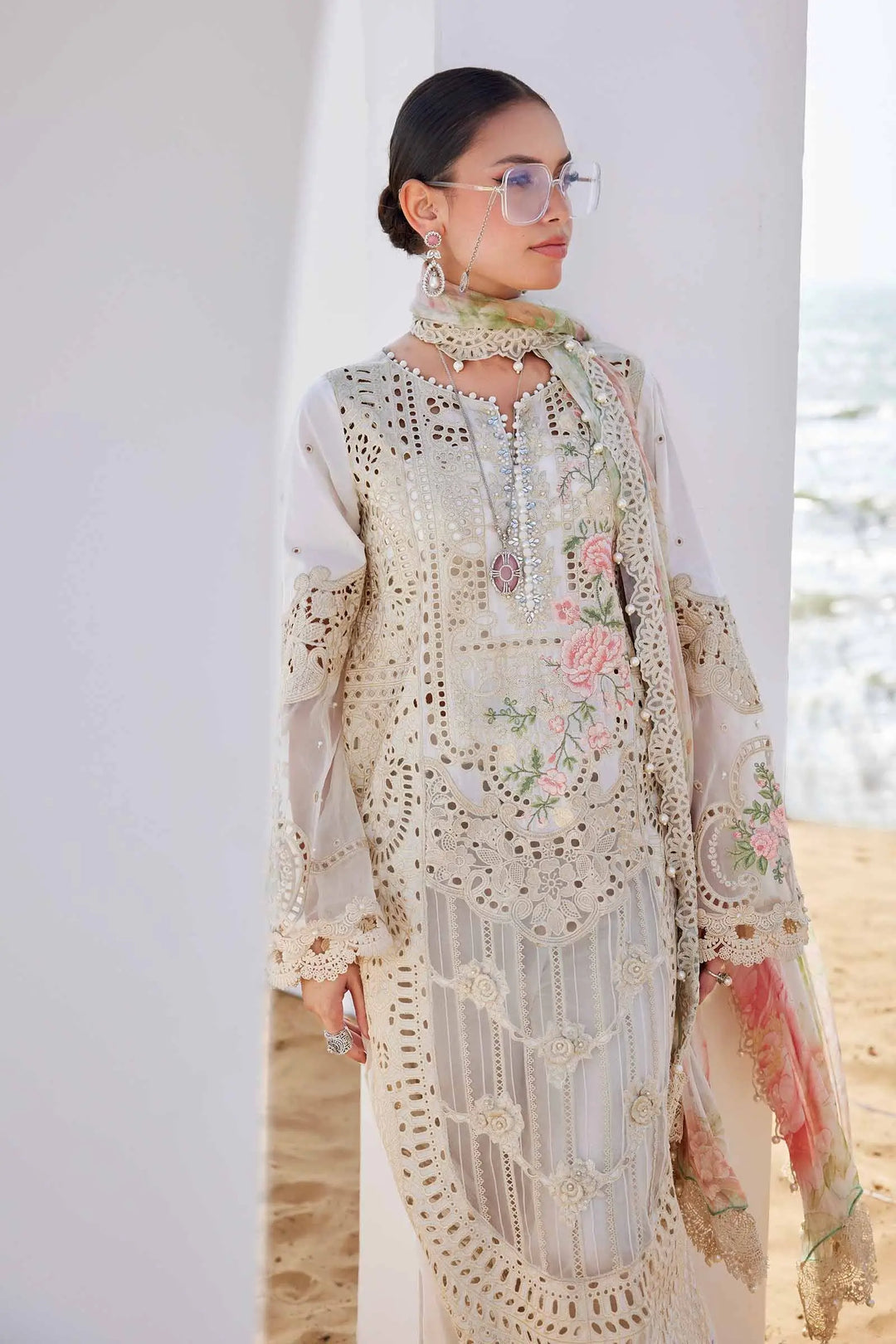 3PieceEmbroideredLawnSuit3