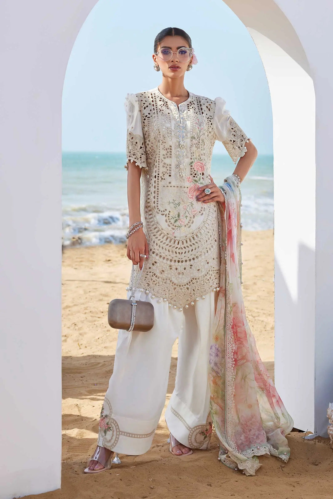 3PieceEmbroideredLawnSuit8