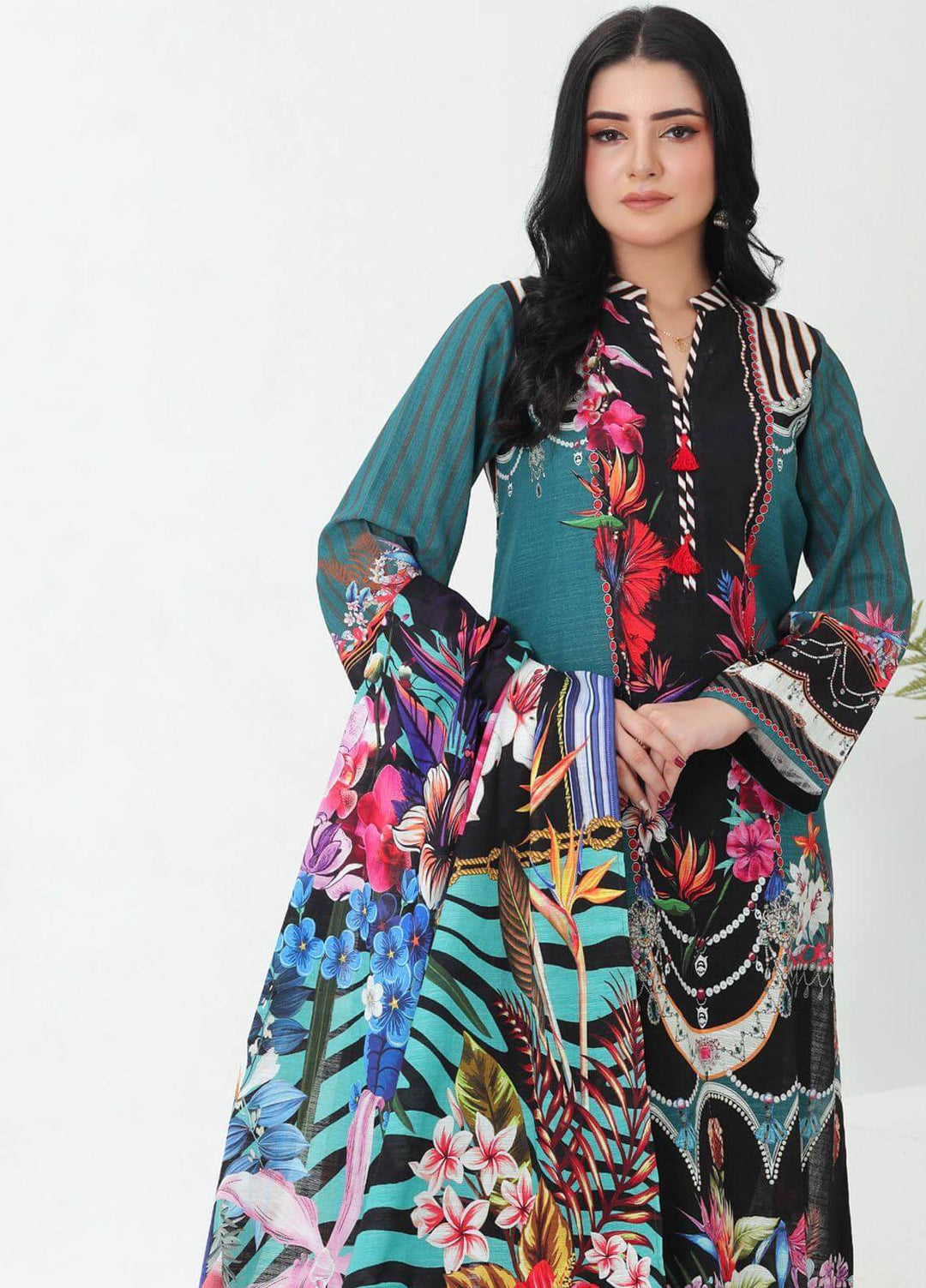 Gul Ahmed 3Pc Unstitched Printed Khaddar Suit – WR32010