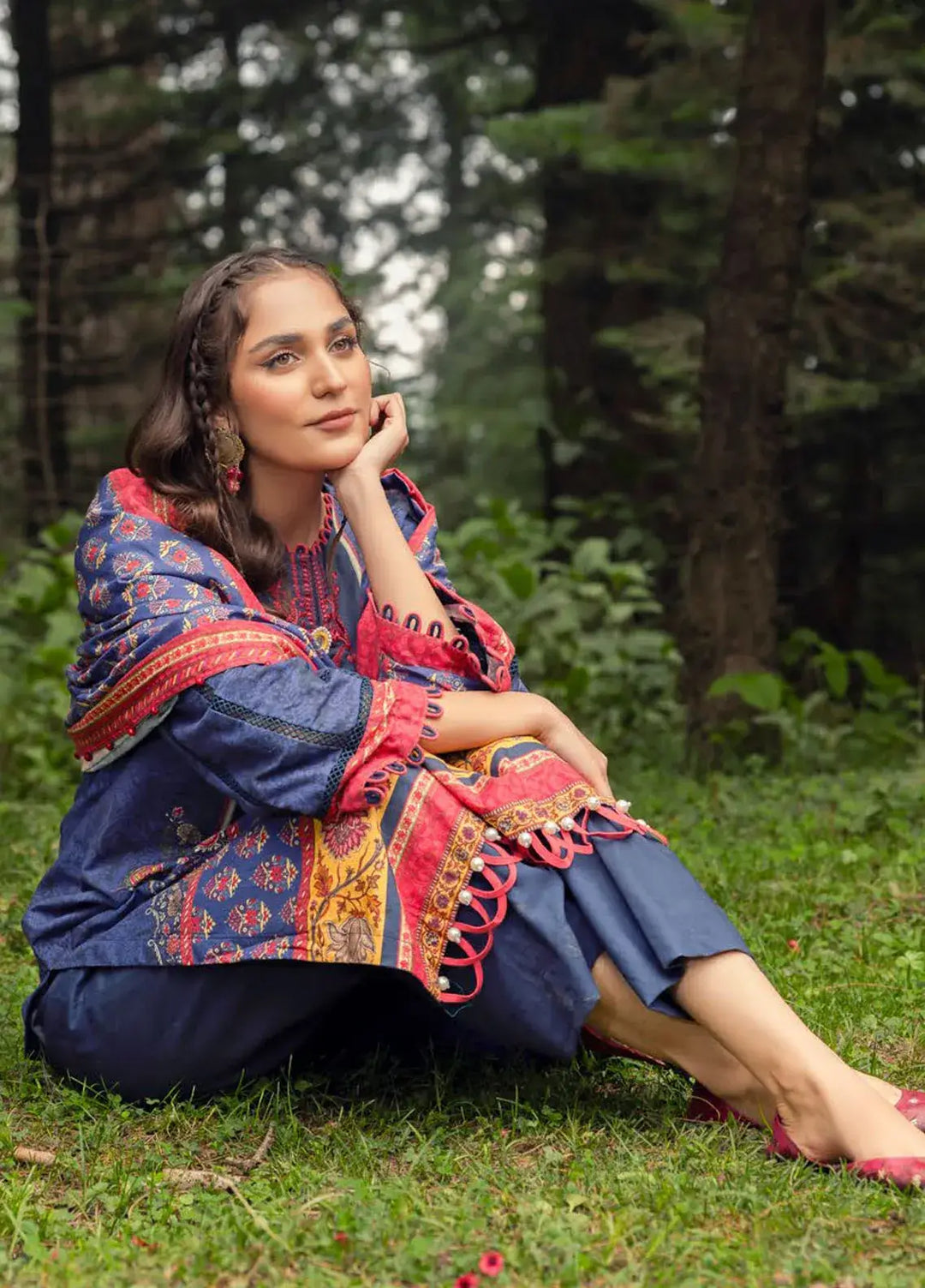 Gul Ahmed 3 Piece Unstitched Embroidered Khaddar Suit K-42018T