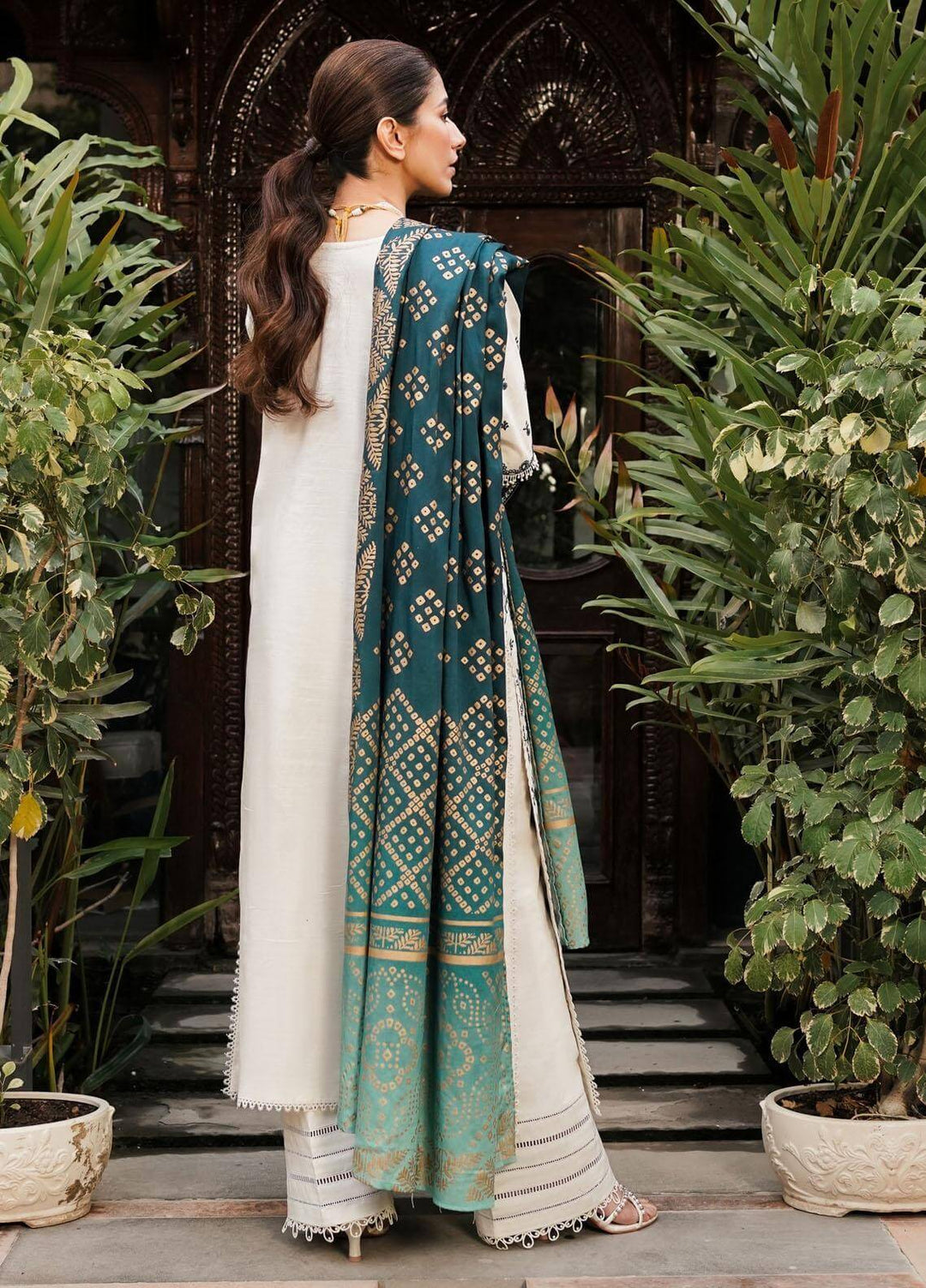 Manara Embroidered Suits Unstitched 3 Piece MNA23W