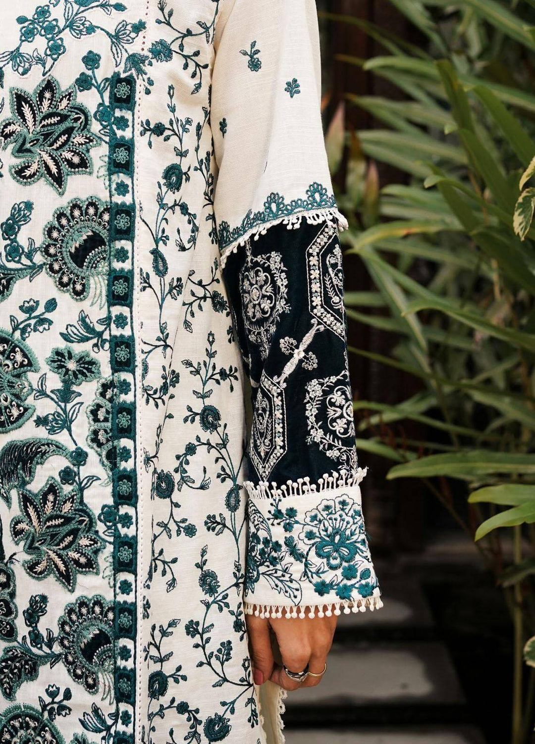 Manara Embroidered Suits Unstitched 3 Piece MNA23W